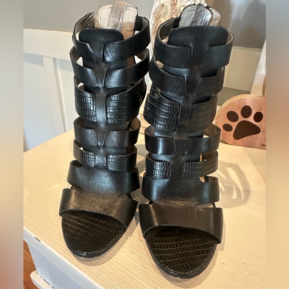 Sam Edelman Black Sandals Elegant Design